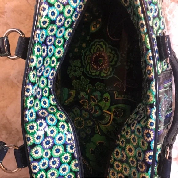 NWOT Vera Bradley small duffle
Frill Collection - Picture 4 of 7